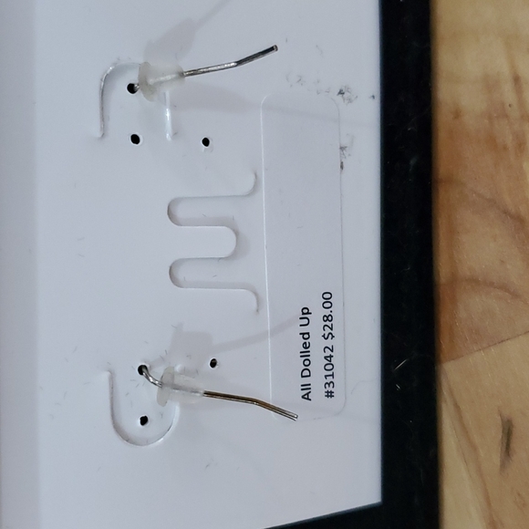 Premier Designs earrings - Picture 2 of 2